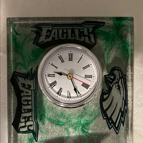 Green and Silver Decorative Clock - Picture 10 of 12